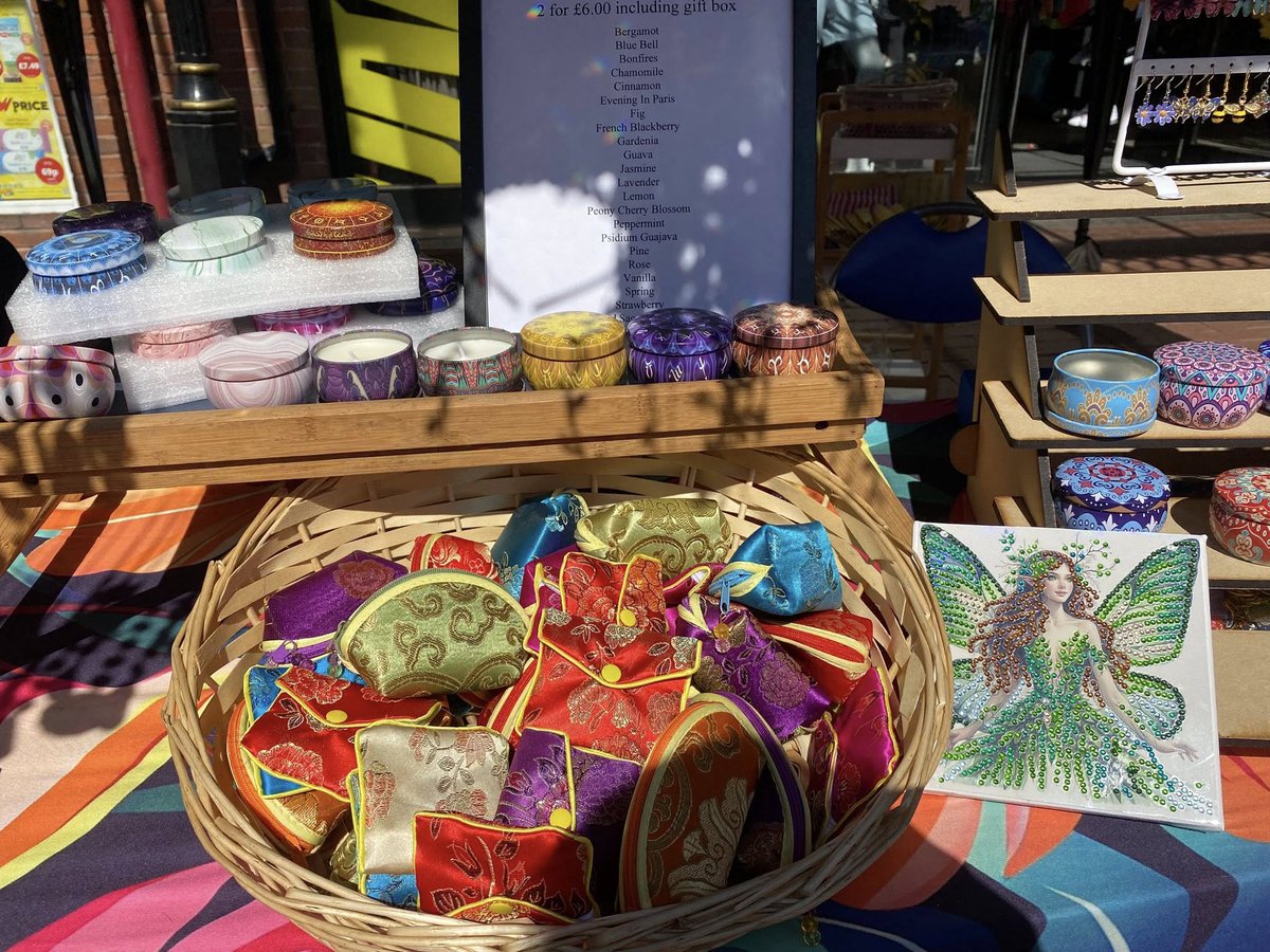 Great to welcome Cannock Artisan Market to the centre on Saturday for their first Artisan Market - coinciding with the town's VE Day Event and lovely weather!

The market will be running on the second Saturday each month - pop by in June to see what traders are visiting us then🥰