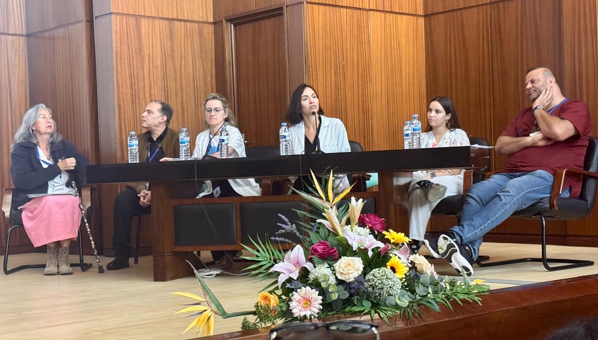 Segumos con la Mesa II: PROMOCIÓN DE LA SALUD, PREVENCIÓN Y HUMANIZACIÓN, en las III Jornada de Investigación, Innovación y Transferencia de Conocimiento del #CHUNSC por el  #DiaInternacionalDeLaEnfermera
💪🏼💪🏼💪🏼
#somosHUNSC #somosCHUNSC
#NursesDay2025
<a href="/UGC_HUNSC/">UGC_HUNSC</a>