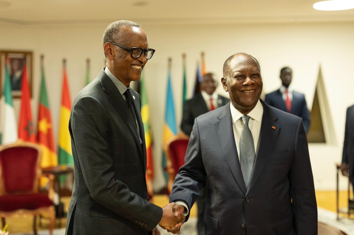 UrugwiroVillage's tweet image. President Kagame has arrived in Abidjan, Côte d’Ivoire where he joins various Heads of State from the continent and over 2,000 business leaders, investors, and policy makers from Africa and around the world for the annual summit of the Africa CEO Forum. #ACF2025