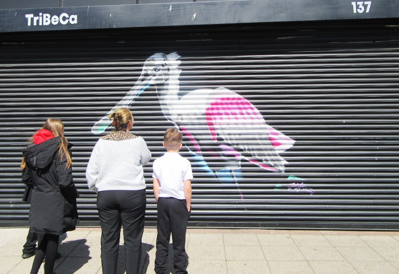 Southmoor Academy (@southmoorac) on Twitter photo Pathways KS3 pupils took to the streets this week on a mini Street Art tour, exploring local graffiti by artists like <a href="/faoStyles/">Frank Styles</a> đš They learned about the history, impact, and techniques of Street Art to inspire their own work for the Arts Award. #StreetArt #FrankStyles Pathways KS3 pupils took to the streets this week on a mini Street Art tour, exploring local graffiti by artists like <a href="/faoStyles/">Frank Styles</a> đš They learned about the history, impact, and techniques of Street Art to inspire their own work for the Arts Award. #StreetArt #FrankStyles