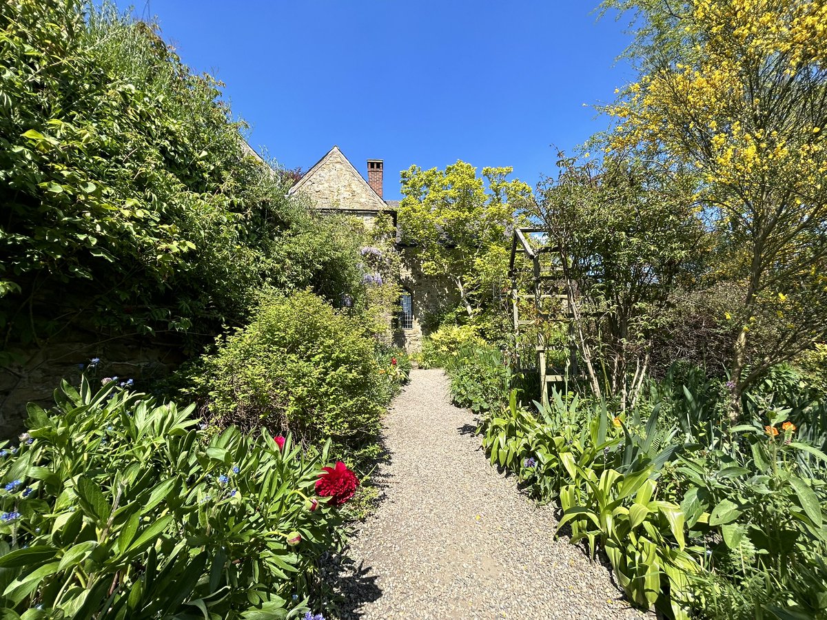 JenlimestoneJen's tweet photo. Crook Hall Gardens NT @ThisisDurham @nationaltrust https://t.co/IZkAN9kVB2