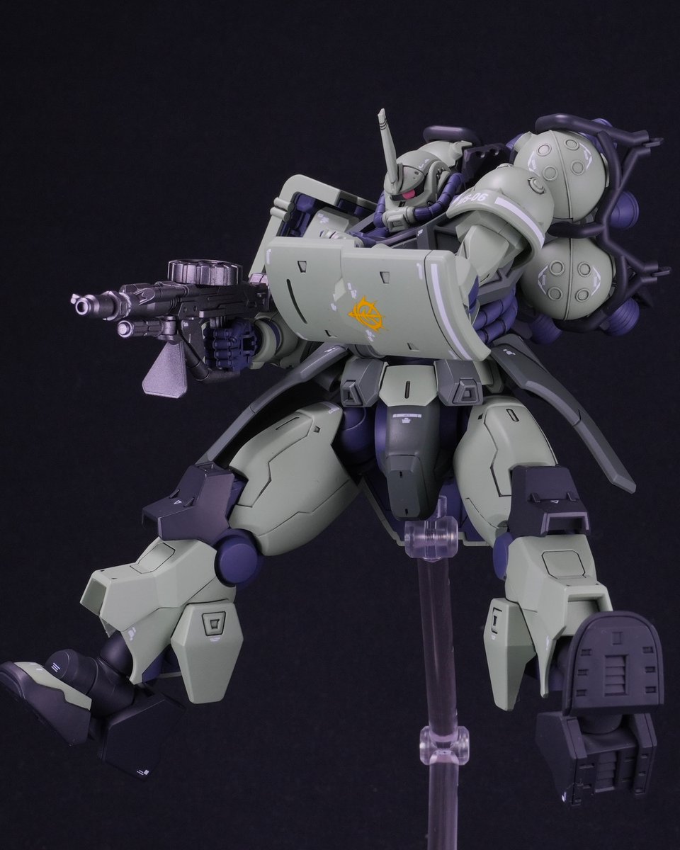 HG軍警ザク、完成しました〜！ ミキシングでズッシり体型のザクに改造