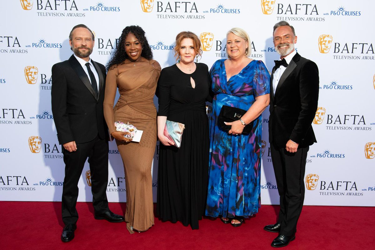 PeterAsh_85's tweet image. Top @BAFTA night with the @itvcorrie team!