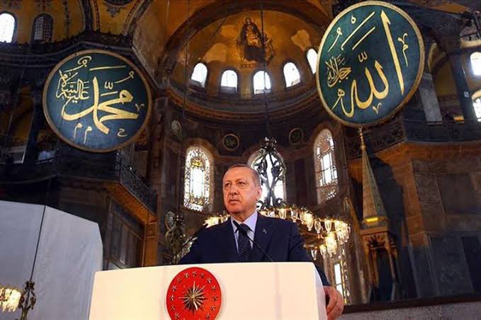 50 senelik PKK’yı,
70 senelik FETÖ’yü bitirdi.
100 senelik Kemalist Terör Örgütü İddianamesi yazılsın.
Türkiye geçmişiyle yüzleşsin, hesaplaşsın!