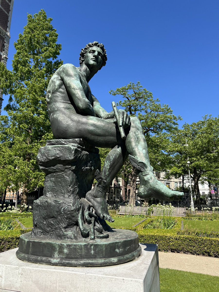 LegionVee tweet media