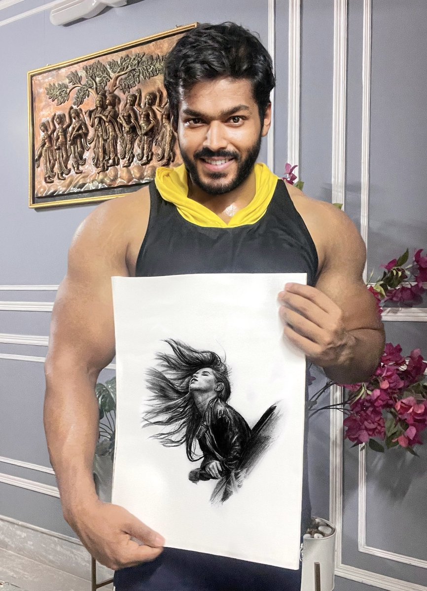 Art &amp; the artist 🧑‍🎨 
Follow my art account on Instagram:- mad_man_canvases