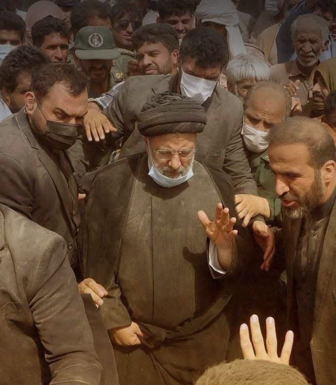 rezarazavi69's tweet photo. هنگام ثمر دادنمان بود، خزان شد..💔 https://t.co/JwT4X0w2wr