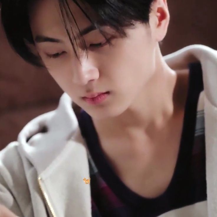 𝑾𝒉𝒆𝒏 𝑩𝒓𝒐𝒌𝒆𝒏 𝑴𝒆𝒆𝒕𝒔 𝑩𝒓𝒂𝒗𝒆 𝑷𝒓𝒐𝒎𝒑𝒕 𝑻𝒘𝒆𝒆𝒕 𝑨𝒖 
𝐵𝑦 @halu_zee