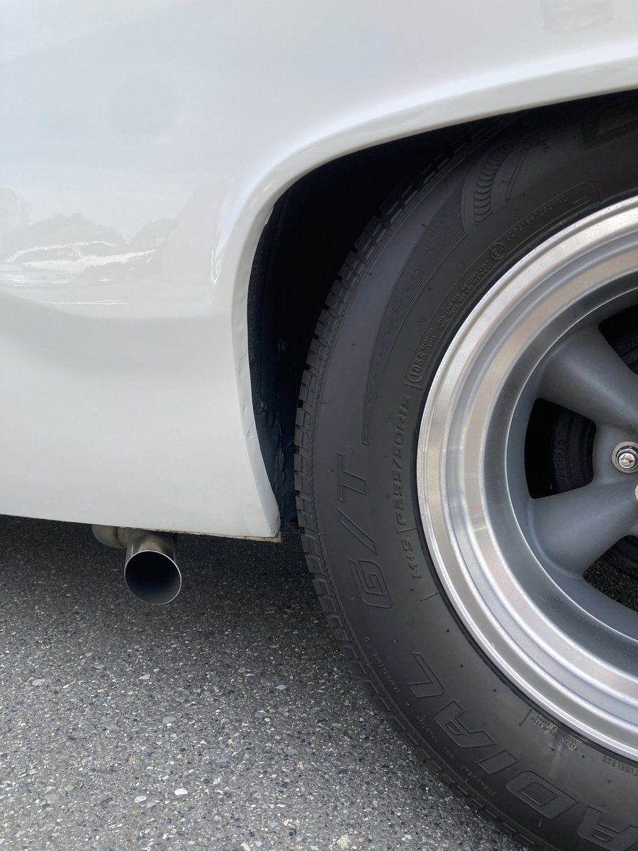 hirobaske616's tweet image. 個人的アワードは会場外の69valiant。
ナローして295余裕で履いてるAボディはたまらん。