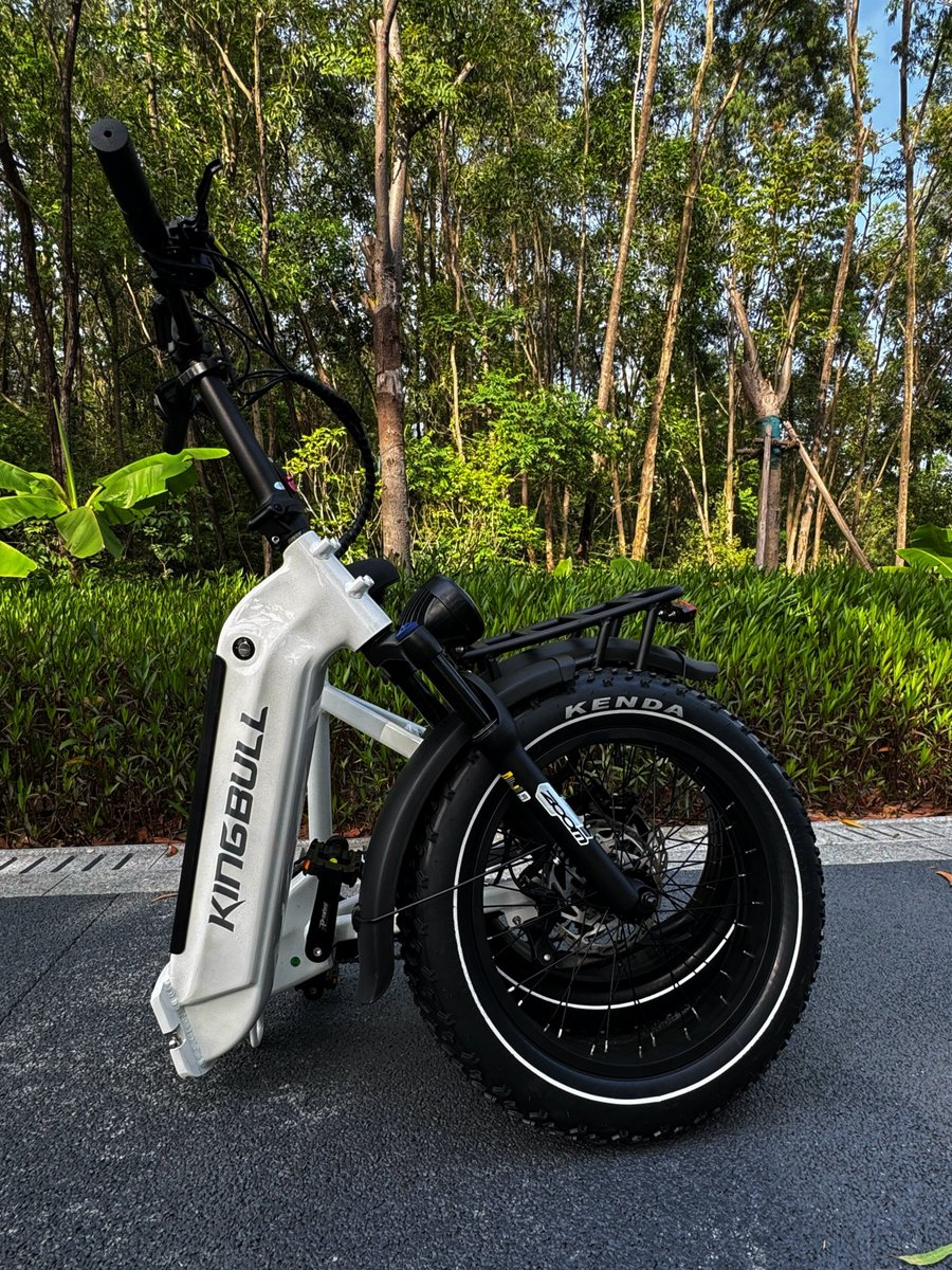 kingbullbike's tweet image. Flexible as it can be! Verve is here for your coming!
The sun is shining, go out for a ride to enjoy the breezing wind.
Click to own this cool powerful Verve: bit.ly/3G9AE0x
#facethewind #kingbullbike #ebikestyle #ebikelife #ebike