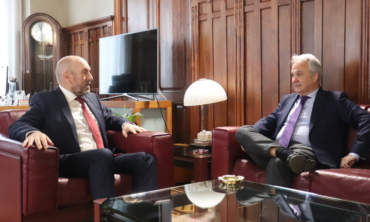Junta General del Principado de Asturias (@juntaasturias) on Twitter photo El presidente de la <a href="/JuntaAsturias/">Junta General del Principado de Asturias</a>, Juan Cofiño, ha recibido al presidente del Tribunal Superior de Justicia de Asturias (TSJA), Jesús María Chamorro El presidente de la <a href="/JuntaAsturias/">Junta General del Principado de Asturias</a>, Juan Cofiño, ha recibido al presidente del Tribunal Superior de Justicia de Asturias (TSJA), Jesús María Chamorro