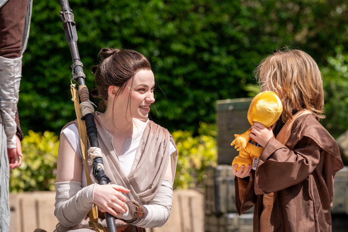 Appel à tous les jeunes Padawans ! Jusqu’au 21 mai, les enfants de toute la galaxie sont invités à prendre part à la Lightsaber Training Academy, où ils apprendront à manier le sabre laser aux côtés des Saja, venus partager leur savoir de la Force. Et qui sait ? Un Jedi pourrait