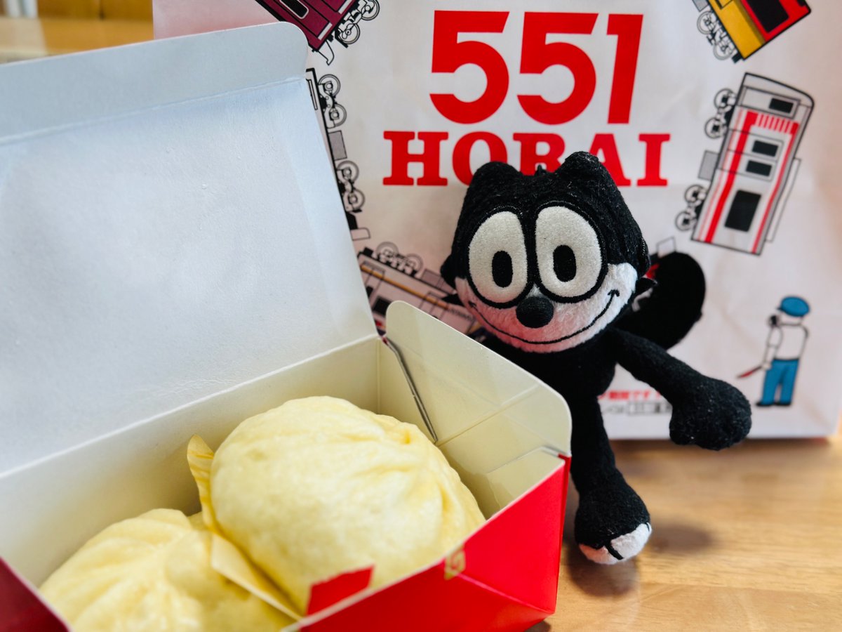 omamorineko's tweet image. #フィリックス #felixthecat
#551蓬莱 #豚饅
「あ💡551の豚饅やん✨🐈⬛」
せやねん。
大阪に住んでた時は
ほとんど買わへんかってん😅
奈良に引っ越してから
買ってみよかなって気分に😅