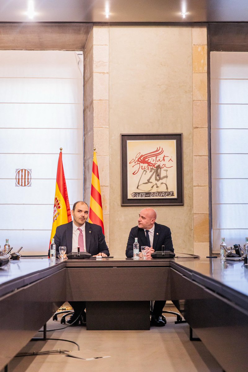 Avui fem un pas inèdit en la col·laboració entre el govern d’Espanya i <a href="/govern/">Govern de Catalunya</a>. 

Hem celebrat la primera trobada d’un nou espai de coordinació territorial amb el conseller <a href="/AlbertDalmau/">Albert Dalmau Miranda</a> i la participació dels subdelegats i subdelegades de <a href="/DeleGobCataluna/">Delegació del Govern a Catalunya</a>  i dels vuit delegats i