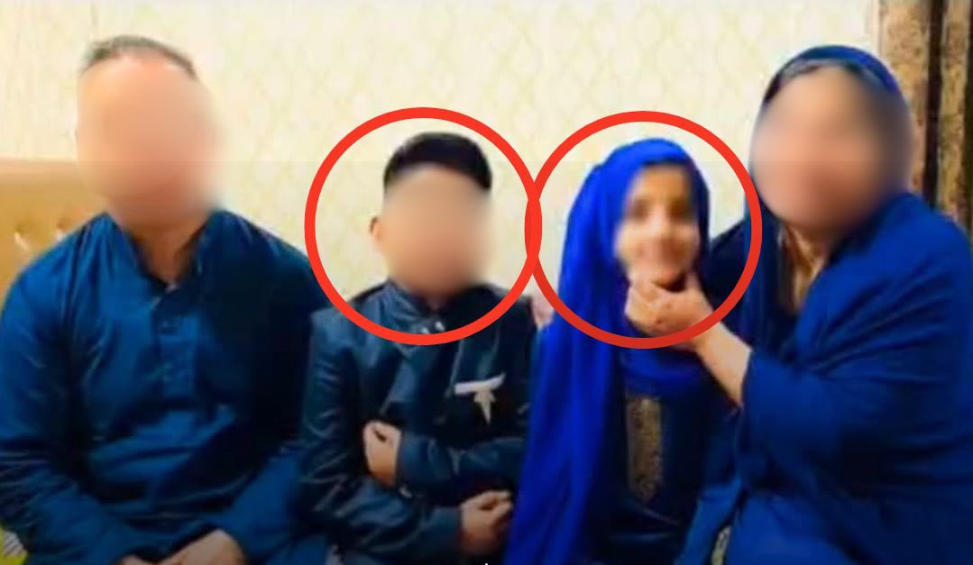 KhajuriaManu's tweet image. Just spoke to the mother of 13 yrs old twin siblings Zoya and Ayan who were killed by Pakistan when it targeted civilians in Poonch district of Jammu. 

Ursha Khan has not only lost her children but her husband is in the hospital fighting for his life unaware that the children…