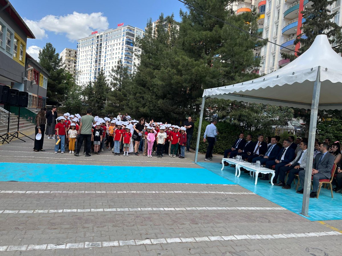 Mardin İl MEM İSGB (@mardinmemisgb) on Twitter photo ''SAĞLIKLI ÇOCUK-SAĞLIKLI GELECEK'' Okul Sağlığı Hizmetleri İş Birliği Protokolü kapsamda İl Sağlık Müdürlüğü ile Selahattin Eyyübi İlkokulunda bilgilendirici ve eğlenceli bir Program Gerçekleştirdik. <a href="/meb_dhgm/">T.C. MEB Destek Hizmetleri Genel Müdürlüğü</a> <a href="/mebisgb/">İşyeri Sağlık ve Güvenlik Birimi Daire Başkanlığı</a> <a href="/mardinilmem/">Mardin İl Millî Eğitim Müdürlüğü</a> <a href="/ali_eyyupkoca/">Ali Eyyupkoca</a> <a href="/mardinilsaglik/">Mardin İl Sağlık Müdürlüğü</a> ''SAĞLIKLI ÇOCUK-SAĞLIKLI GELECEK'' Okul Sağlığı Hizmetleri İş Birliği Protokolü kapsamda İl Sağlık Müdürlüğü ile Selahattin Eyyübi İlkokulunda bilgilendirici ve eğlenceli bir Program Gerçekleştirdik. <a href="/meb_dhgm/">T.C. MEB Destek Hizmetleri Genel Müdürlüğü</a> <a href="/mebisgb/">İşyeri Sağlık ve Güvenlik Birimi Daire Başkanlığı</a> <a href="/mardinilmem/">Mardin İl Millî Eğitim Müdürlüğü</a> <a href="/ali_eyyupkoca/">Ali Eyyupkoca</a> <a href="/mardinilsaglik/">Mardin İl Sağlık Müdürlüğü</a>