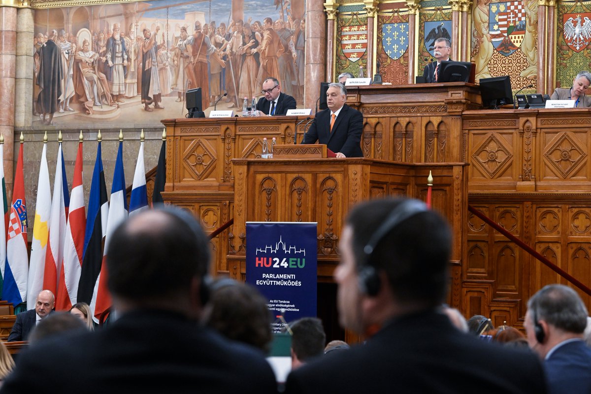Zoltan Kovacs (@zoltanspox) on Twitter photo 🇪🇺📉 <a href="/PM_ViktorOrban/">Orbán Viktor</a>: Europe is rich but weak, and this is the most dangerous combination
🗣️ In his address at the Conference of Presidents of the European Union Parliaments, held today in Budapest, Prime Minister Viktor Orbán issued a stark warning: Europe stands at a 🇪🇺📉 <a href="/PM_ViktorOrban/">Orbán Viktor</a>: Europe is rich but weak, and this is the most dangerous combination
🗣️ In his address at the Conference of Presidents of the European Union Parliaments, held today in Budapest, Prime Minister Viktor Orbán issued a stark warning: Europe stands at a