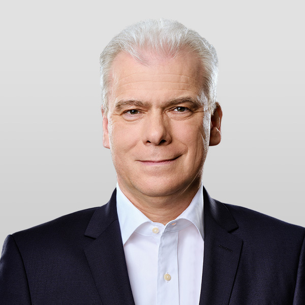 Pohybujete se někdy po Praze 1? A víte, kdo vás může kdykoliv sledovat, a to i zpětně?

Nedávno jsem se dozvěděl, že radní Bureš (ODS) má nestandardní backdoor přístup do kamerového systému městské části. A tento přístup nabízel i dalším lidem. 

Kdo všechno nás sleduje?