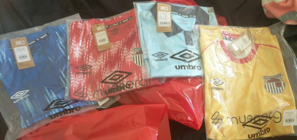 Just cued up half hour to get in to the Grimsby Town club shop sale 😍 ATAW