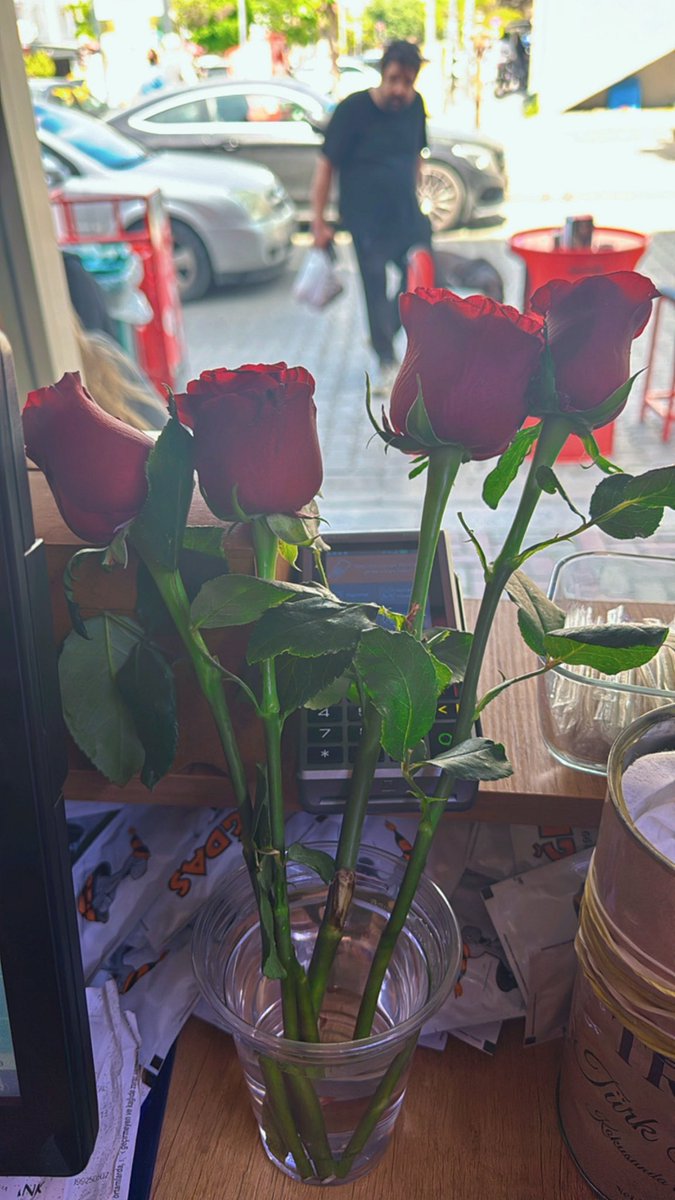 Gül alanlarınız çok olsun hayırlı pazartesiler 🙋🏻‍♀️