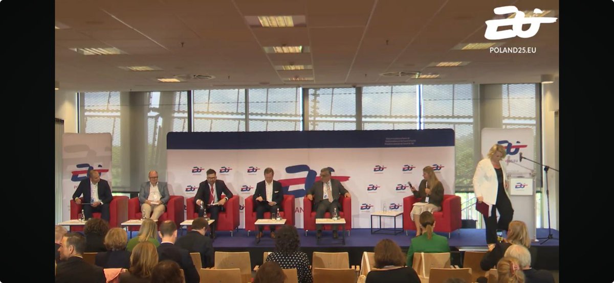 '#Poland25EU event on digital services in x-border care has a strong focus on the need to build trust but a lack of inclusion. Patients at the centre panel has no
❌patients
❌analysis of exisiting barriers incl. accessibility of NCPs, digital literacy
❌discussion of rights
