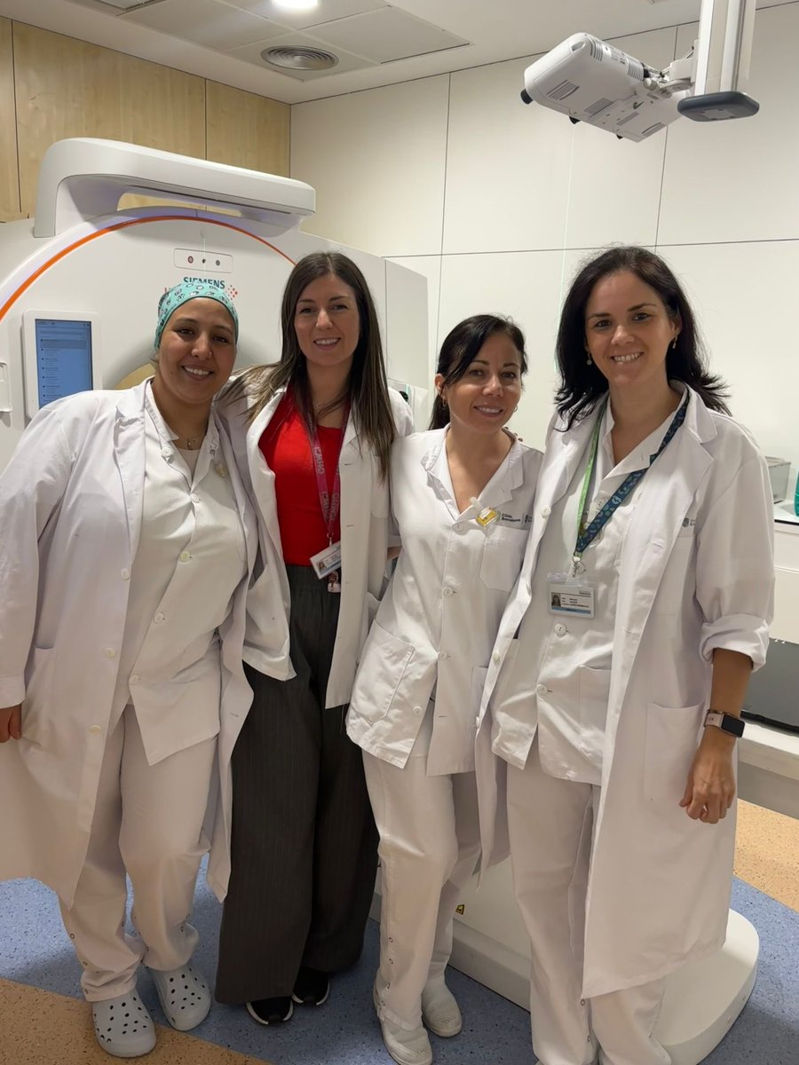 izaskinha's tweet photo. #diainternacionaldeEnfermeria Gracias por brindar una atención de calidad! Iniciar las curas desde el respeto y ser ese hombro q cuida a nuestros pacientes! #OncRadClinic @hospitalclinic #EnfermeriaRT https://t.co/5mAQvgnLou