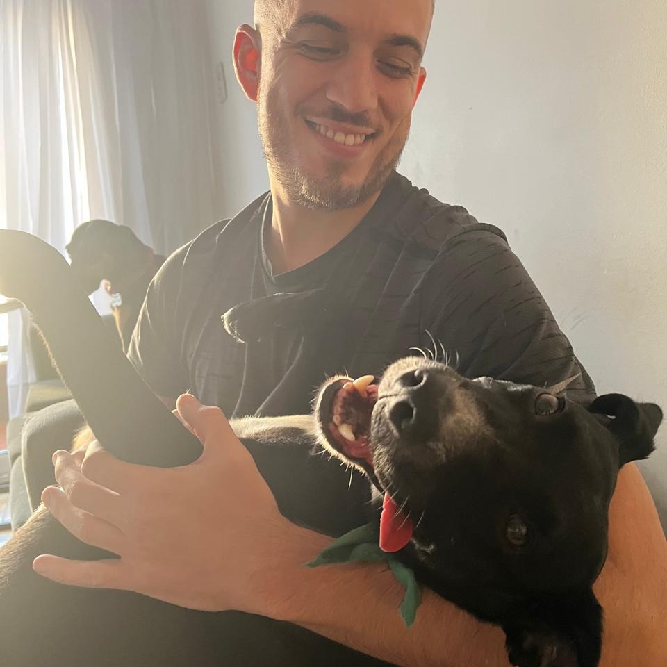 Los adultos no nos permitimos “jugar” por miedo al juicio ajeno. Y eso nos hace más propensos al burnout:

Pensar estrategias es lo que mejor me sale. Pero cuando estoy apagando incendios, mi creatividad desaparece. Solo reacciono. Resuelvo.

En SEO, eso pasa más de lo que