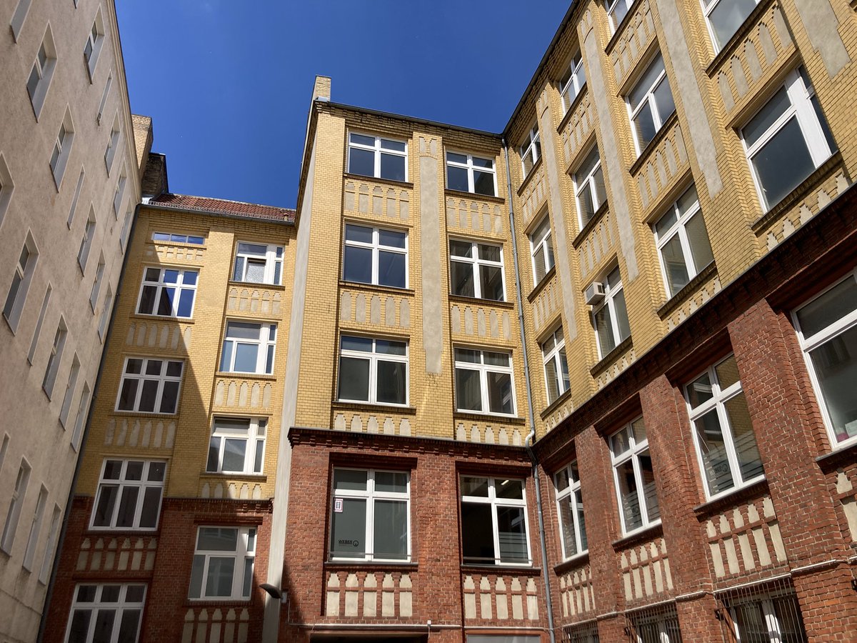 tegelerstrasse's tweet image. Will Bayer AG in Berlin alles abreißen. Wo ist der #denkmalschutz, wenn man ihn mal braucht? Die Politik unterstützt den Abriss mit 75 Millionen Euro Steuergeld und macht sich mit schuldig an Wohnraum- und Kunstatelierzerstörung. @spdde @diegruenen @CDU @dieLinke @zeitonline @SZ