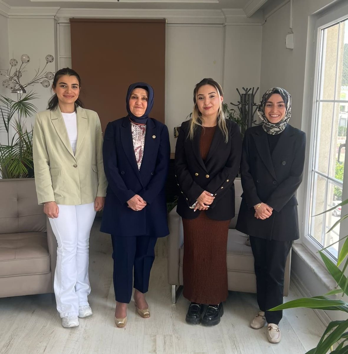 Akademik Diyetisyenler Derneği İstanbul İl Temsilcisi Dyt. Seda Yağız  ve Akademik Diyetisyenler Derneği Yönetim Kurulu Üyesi Dyt. Aybüke Okutan ile bir araya geldik.

Sağlık sistemimizin önemli bir parçası olan diyetisyenlerimizin talep ve önerilerini dinledik, istişarelerde