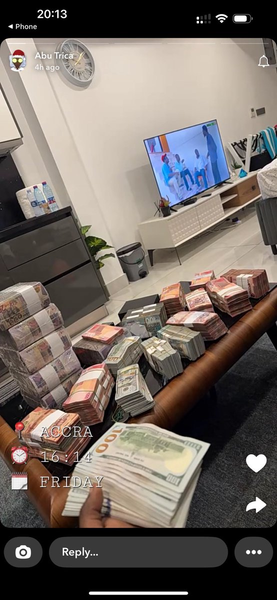 What business in Ghana can give you money like this? 😳😳
