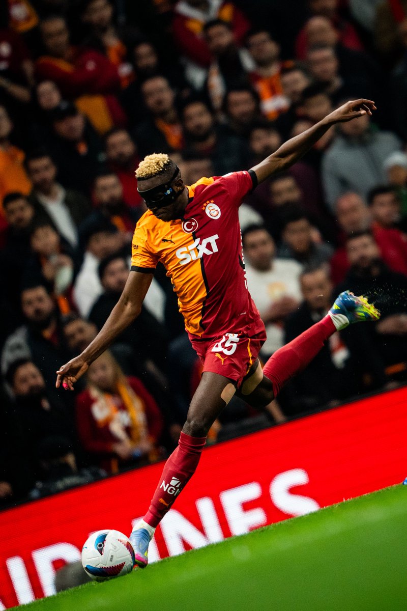#StayWithUsOsimhen
<a href="/victorosimhen9/">Victor Osimhen</a> 
💛❤️