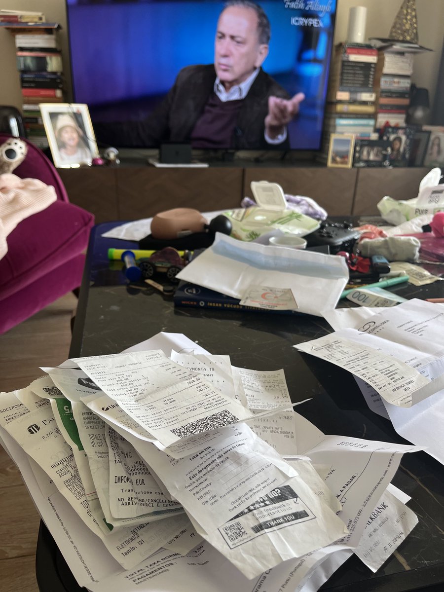 tek gocundugum is masraf girmek sanirim
gercekten tikanmis lavaboya elimi sokarim ama bu iş bana inanilmaz fazla geliyor