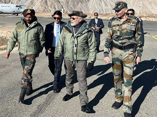 neerajsinghind's tweet photo. आज रात 8 बजे प्रधानमंत्री देश को संबोधित करेंगे। - @narendramodi जी 

 मोदी जी किन-किन बातों पर संबोधित करेंगे आप सभी लोग कमेंट करके बताएं।🇮🇳

#ceasefire
#BharatKiSena #OperationSindoor #IndianArmy #S400 #drones #droneattacks #INSvikarant #IndianNavyAction #IndiaPakistanWar #Modi https://t.co/rVELPREIqR
