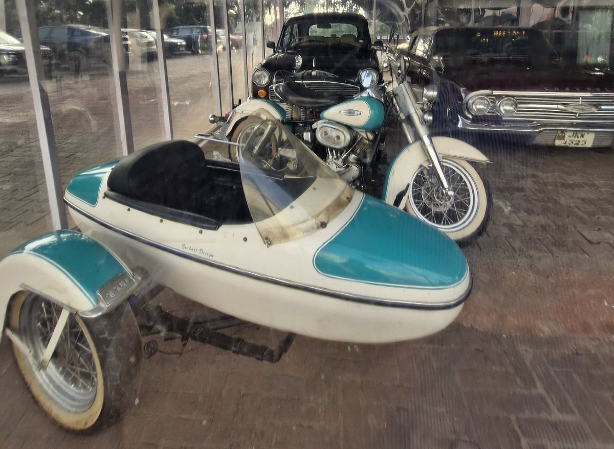 CAPTURESWALEBHAIYA tweet media