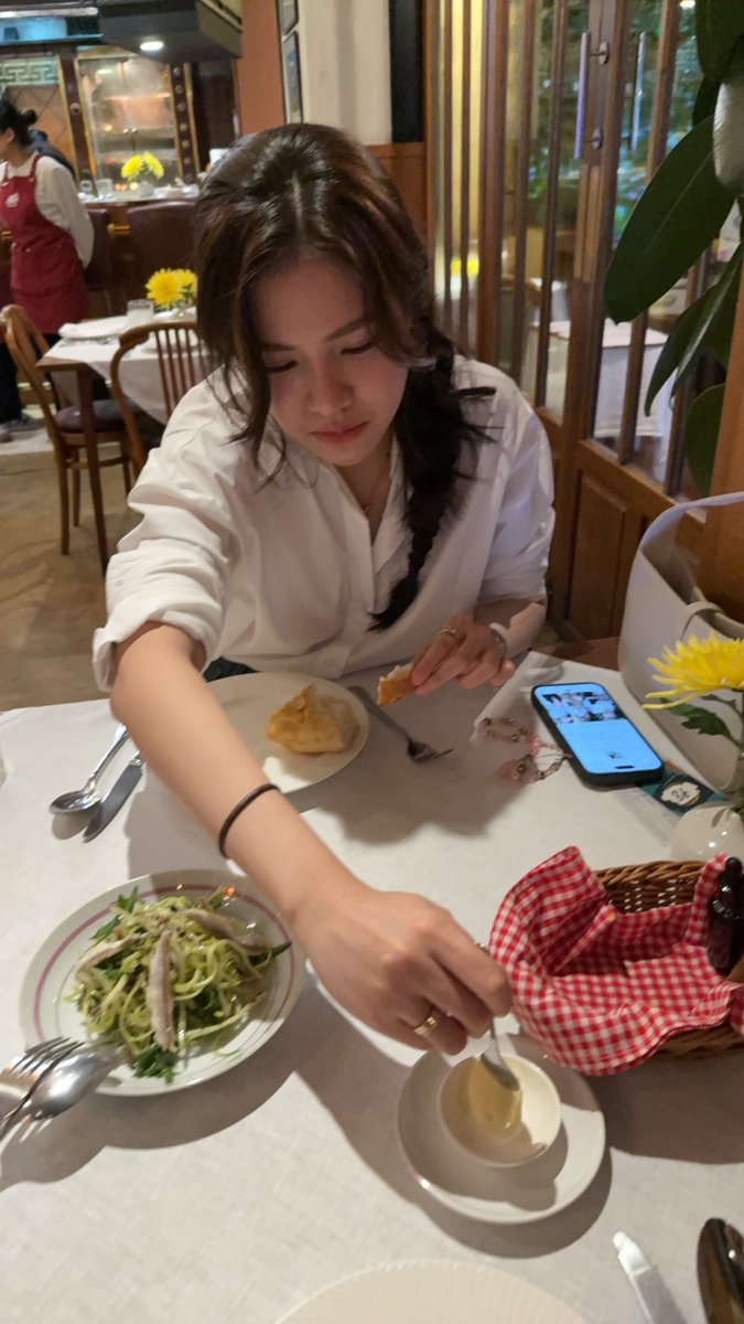 yok_jittraphan's tweet image. มิจมาก ตามมาทำไม555