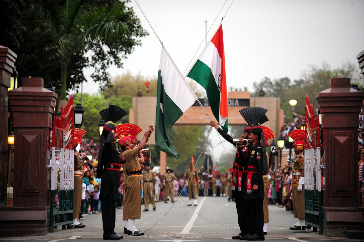 Görüş | Pakistan-Hindistan Geriliminde İran’ın Denge Politikası

Tahran yönetimi hem Pakistan hem de Hindistan ile olan ilişkilerini zedelemeden dengeyi sürdürme stratejisini benimsemektedir. Özellikle ekonomik açıdan izole olduğu bir dönemde, bu iki ülkeyle olan bağlarını koruma