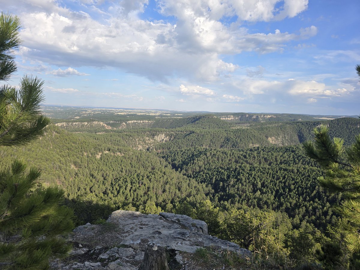 NinjaCrossFit's tweet photo. Great hike today! #Southdakota #hiking #rucking https://t.co/VkuUauL0Cu