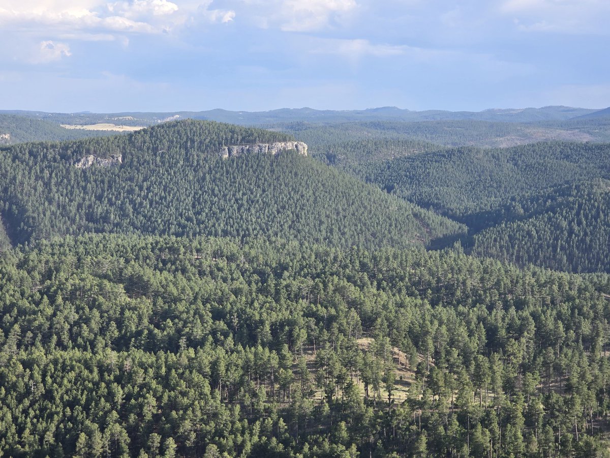 NinjaCrossFit's tweet photo. Great hike today! #Southdakota #hiking #rucking https://t.co/VkuUauL0Cu