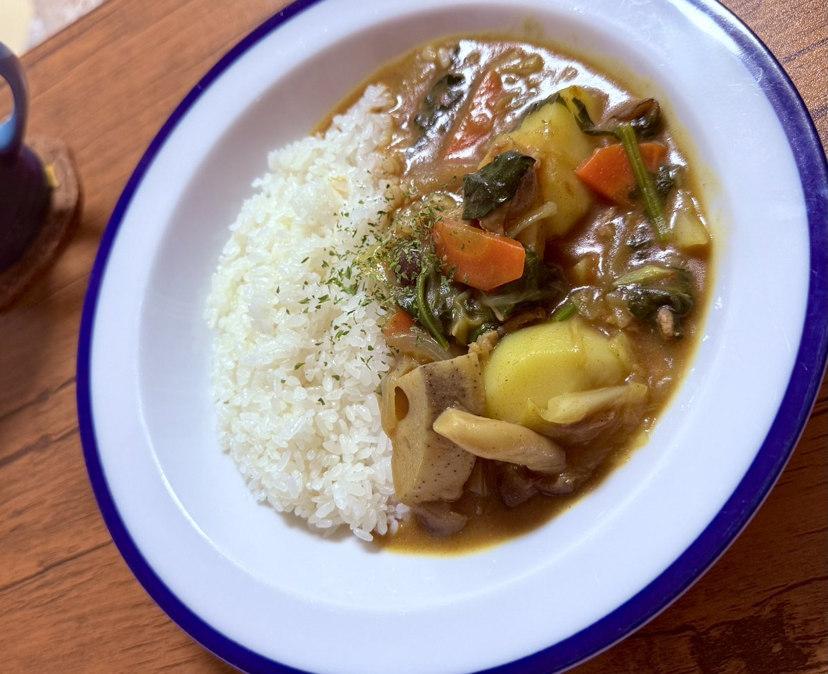 今日もお疲れ様でした🥱🥱

ぱぱっと野菜たっぷりひき肉カレー🍛
グルテンフリーの
カレー粉使ってみたんだけど
普通にめちゃくちゃ美味しい🤤
#自画自賛 🤣