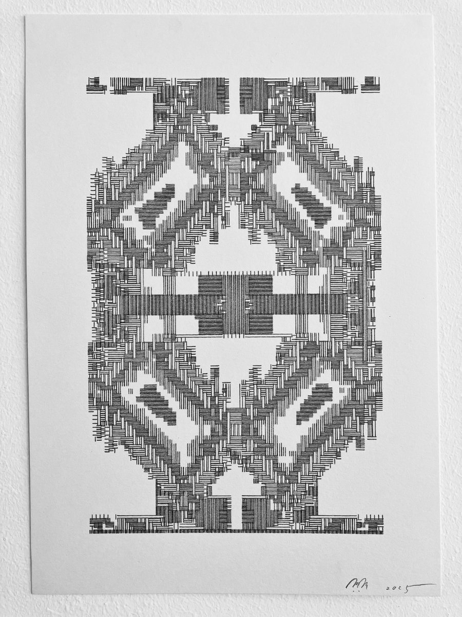 voxel_project's tweet image. 様々な紙を試す。
微妙な変化を確かめながら、少しずつ理想に近づいている。

#machinedrawing #plottertwitter #p5js #ペンプロッター