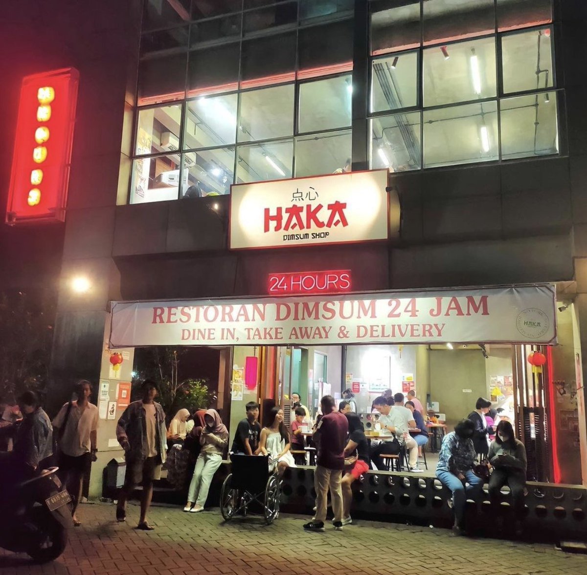 Awalnya jualan cuma lewat WA &amp; IG dgn modal 5 juta, sekarang Puyo Desserts udh punya 180+ outlet yg bisa ditemuin di banyak mall.

Mereka udah sustain lebih dari satu dekade dan terus berkembang sampe bikin Puyo Group dgn brand kayak Haka Dimsum &amp; Em Gelato.

Coba kita bedah apa
