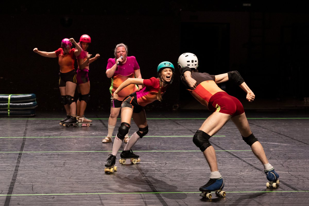 TeatrosCanal's tweet photo. 🛼’ROLL’ de Marta Izquierdo Muñoz. Nos lleva, junto a cinco bailarines-patinadores y una actriz, hacia la energía pura del deslizamiento.
📆15 mayo
🫂Encuentro al finalizar la función
➡️https://t.co/aNpcJJNSux
#MadridesCultura #40MED #Danzaenpatines https://t.co/udsUPtPhiH