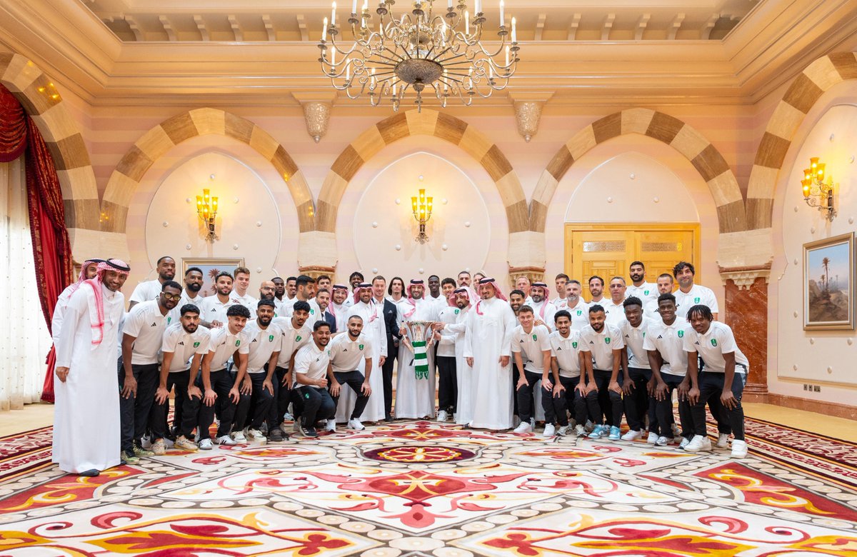 سمو #ولي_العهد يستقبل سمو وزير الرياضة ورئيس الاتحاد السعودي لكرة القدم ورئيس وأعضاء مجلس إدارة النادي الأهلي والجهازين الفني والإداري ولاعبي فريق كرة القدم بمناسبة تحقيقهم بطولة دوري أبطال آسيا للنخبة 2025.
spa.gov.sa/N2316496
#واس