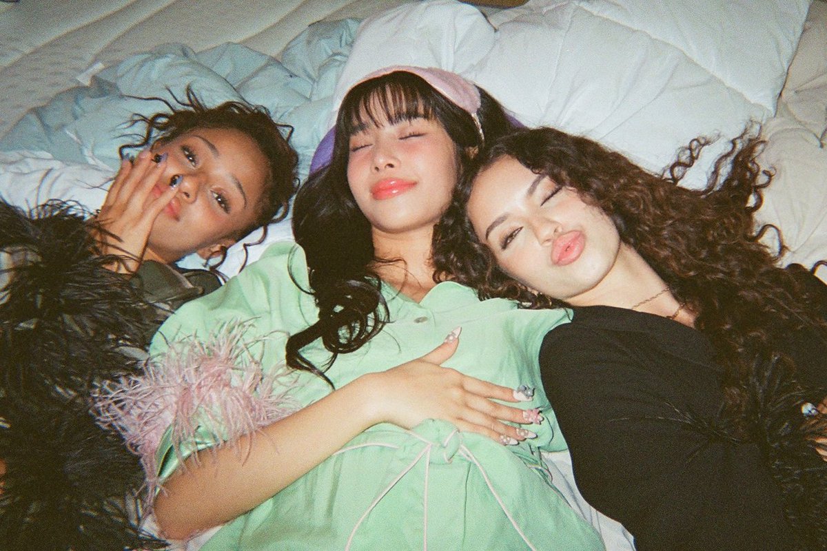 kvtlsf's tweet photo. this photo is so cute🥹 https://t.co/EabsiAIUnq