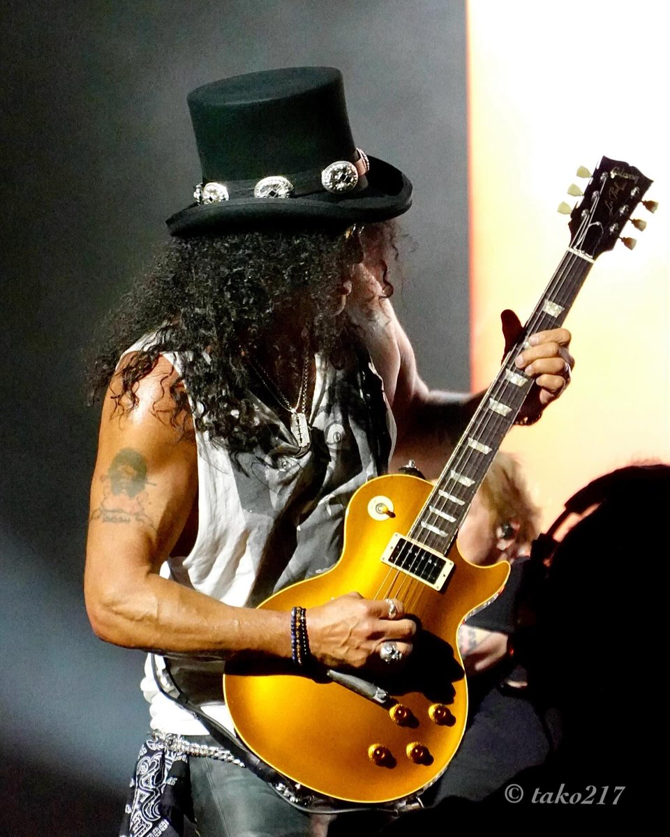 Happy Monday Rockers! 
Repost <a href="/tako217/">tako217</a>
<a href="/gunsnroses/">Guns N' Roses</a> at K-arena Yokohama Japan🇯🇵, May 5 2025

#gunsnrose #gnr @slash #slash