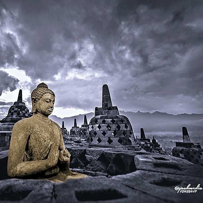 Selamat memperingati Hari Raya Waisak 2025.

Semoga kedamaian batin selalu menyertai langkah hidup kita. 
#waisak