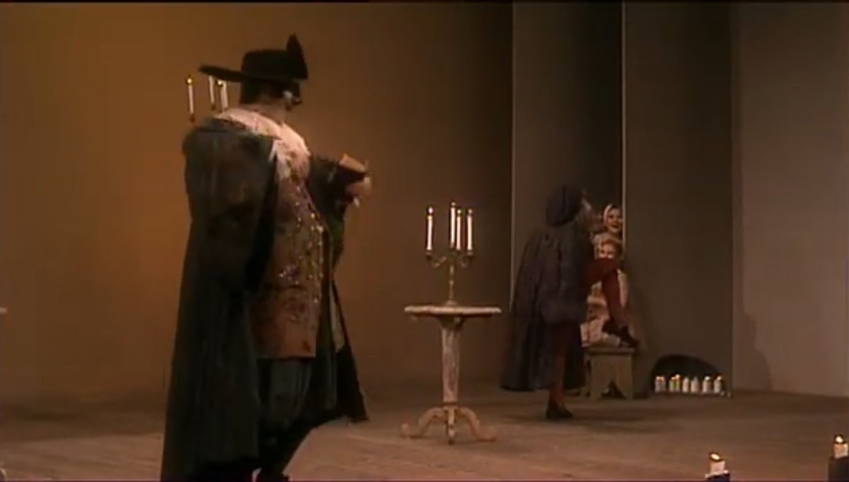 ripew6's tweet image. Brilliant situation:
Pantalone.
Sneaking around on tiptoe.
Dottore.
Watching this.
(Pffffff)
#Pantalone #Dottore