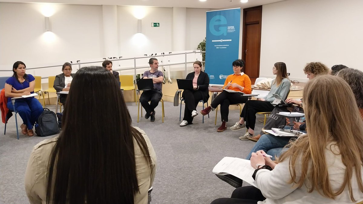 🇸🇻Una delegación de electas salvadoreñas visita Euskadi para intercambiar experiencias en materia de #igualdad en los municipios vascos

🤝<a href="/onumujeressv/">ONUMujeresElSalvador</a> <a href="/Andrysas_sv/">ANDRYSAS</a> #eLankidetza <a href="/emakundEJGV/">Emakunde</a> y <a href="/EUDEL_eus/">Euskadiko Udalen Elkartea Municipios Vascos</a> 

Info➡️elankidetza.euskadi.eus/noticia/2025/s…