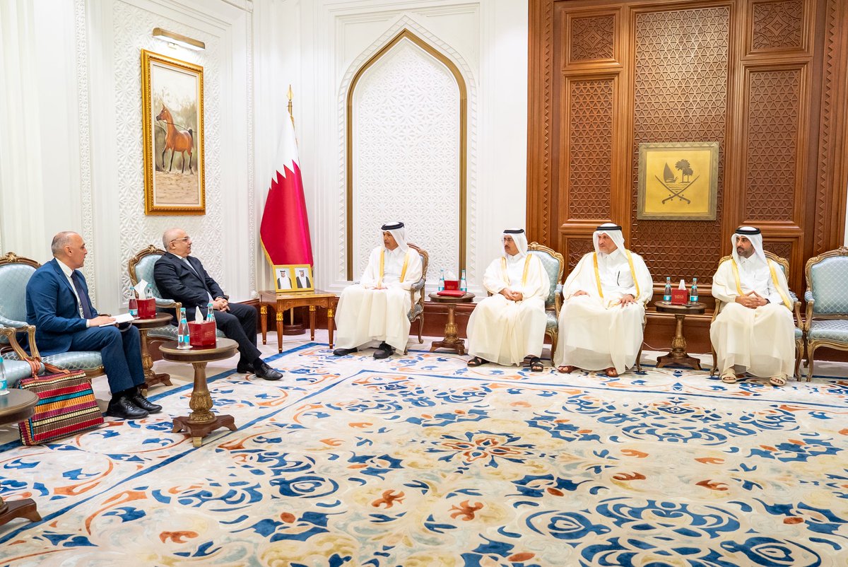 رئيس #مجلس_الشورى يجتمع مع سفيري أذربيجان وتايلند.

shura.qa/ar-QA/Pages/Me…