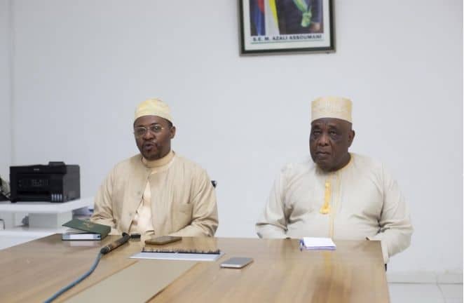 Youssoufa Mohamed Ali (@youssoufamdali) on Twitter photo Aux côtés du DG du Hadj et de la Oumra, j’ai confirmé que toutes les conditions sont réunies pour un bon déroulement du Hadj 2025. Avec l’implication du <a href="/PR_AZALI/">AZALI Assoumani</a>, au soutien saoudien et à nos équipes mobilisées, les départs débuteront le 17 mai conformément aux engagements pris. Aux côtés du DG du Hadj et de la Oumra, j’ai confirmé que toutes les conditions sont réunies pour un bon déroulement du Hadj 2025. Avec l’implication du <a href="/PR_AZALI/">AZALI Assoumani</a>, au soutien saoudien et à nos équipes mobilisées, les départs débuteront le 17 mai conformément aux engagements pris.